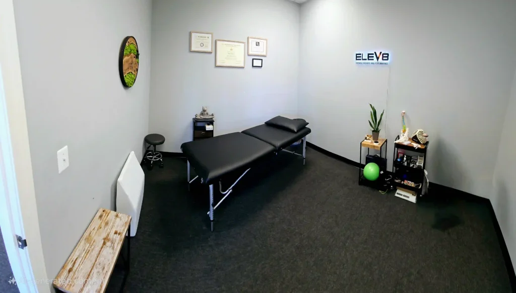 Private physical therapy treatment room at FixPain